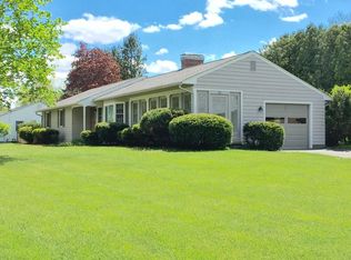 28 Meadowbrook Dr, Hadley, MA 01035