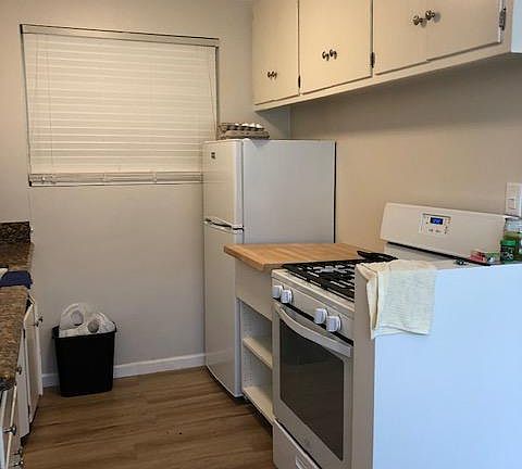 4th image of 8532 Saturn St APT 3