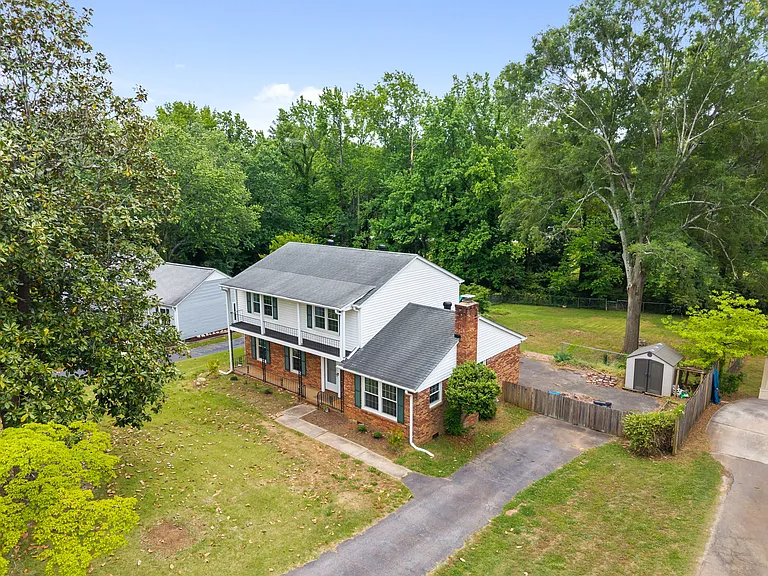 5048 Maplewood Dr — Photo 35