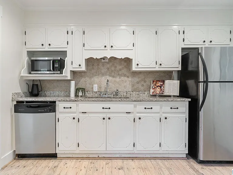601 Grove St — Photo 9