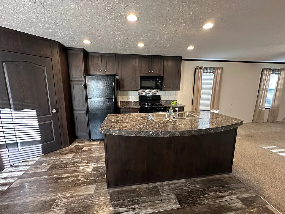 766 Hawick Cir
