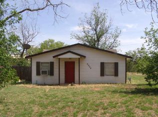2004 E 12th St, Sweetwater, TX 79556