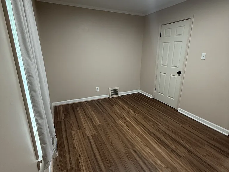 25428 Hopkins St — Photo 6