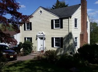 7 Hillside Ave, Livingston, NJ 07039