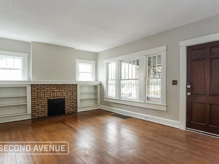 4105 Avenue Q — Photo 2