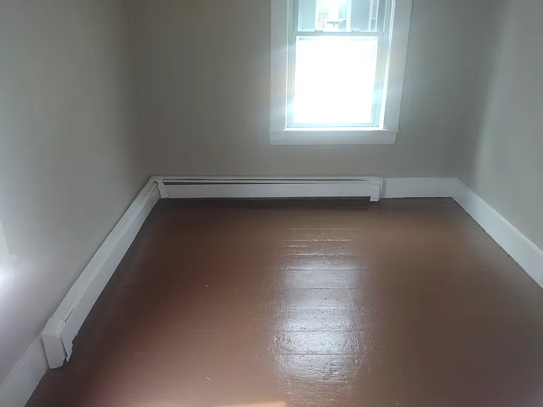 24 Thompson St #A — Photo 8