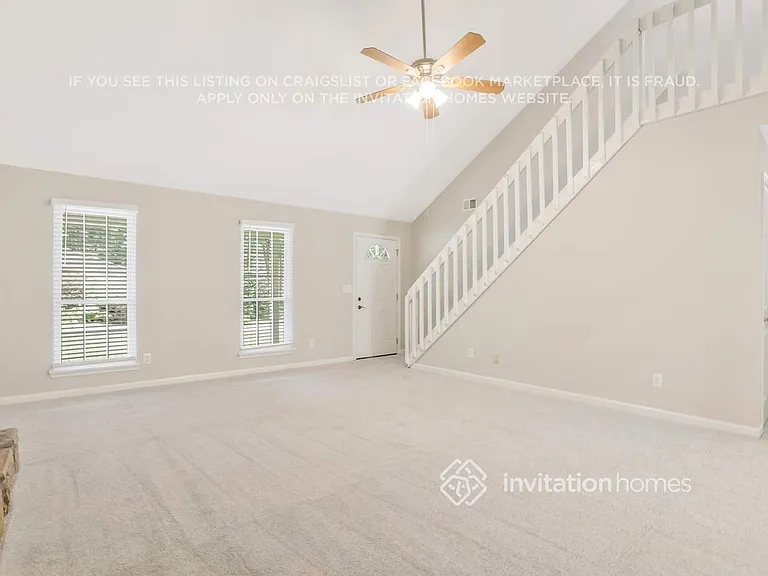 1356 Gray Rock Dr — Photo 4