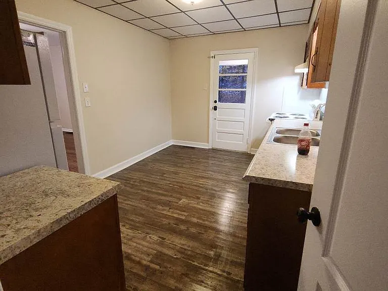 1347 College Park — Photo 3