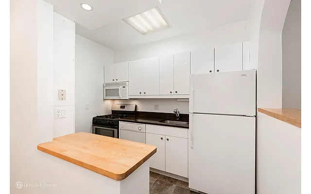 Rented by Douglas Elliman | media 10