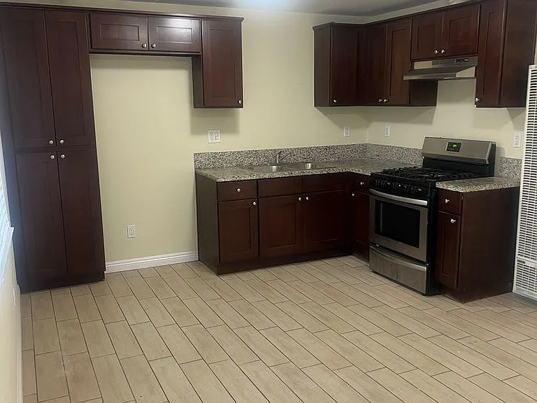3856 S. Normandie Ave — Photo 7