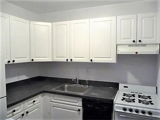 Rented by Corcoran | media 18