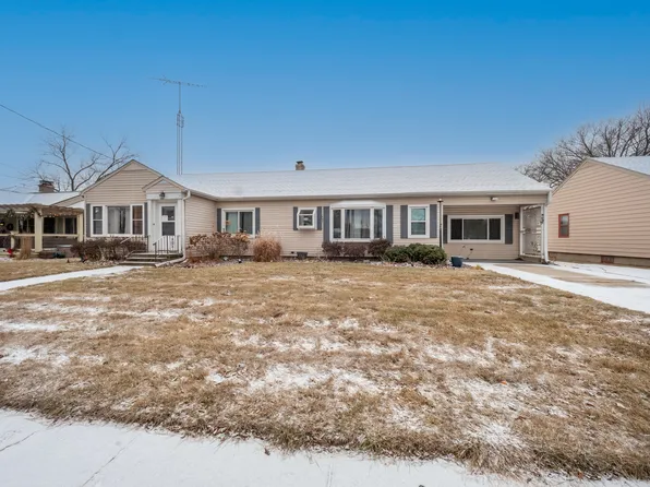 952 W Main St, Genoa, IL 60135