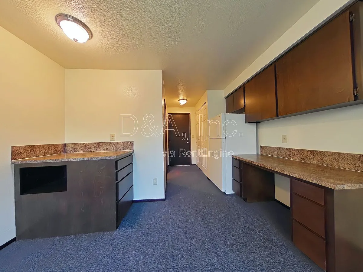 Building Photo - 417 6th Ave SE #7