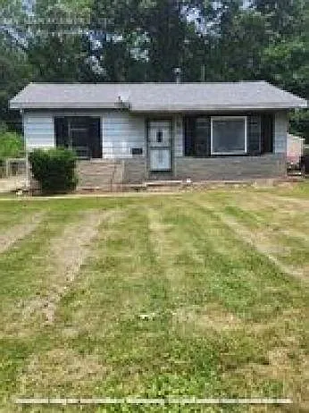 3 bed, 1.5 bath, $1,195 — Photo 1