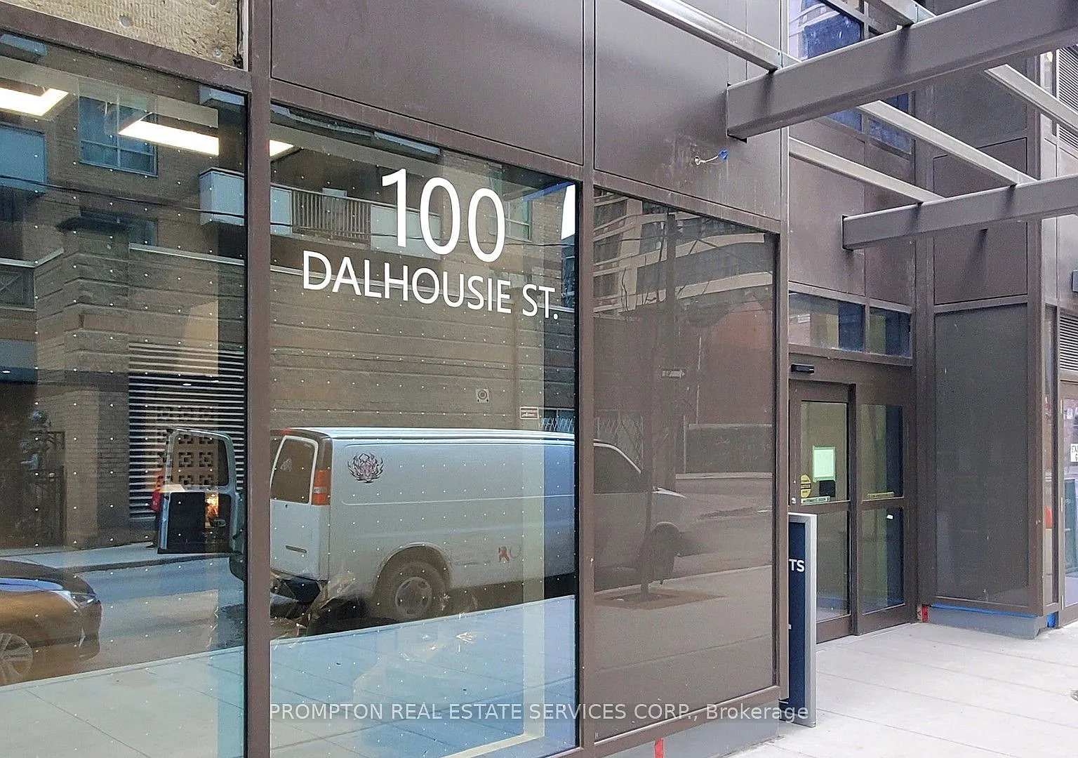 Social Condos by Pemberton — Photo 2