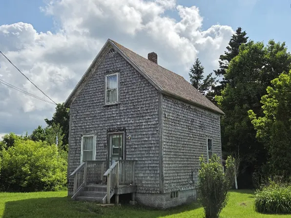 8 Grey St, Cumberland, NS B0M 1E0
