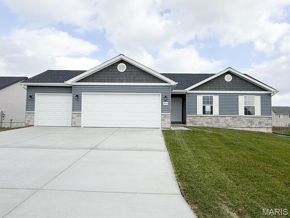 1st image of 906 Gimli Ln