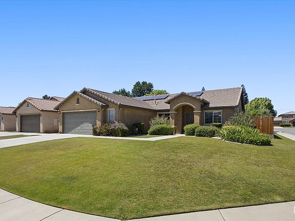 2nd image of 10700 Valverde Dr
