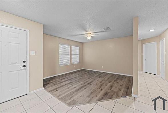 1st image of 606 Blue Chalk Dr