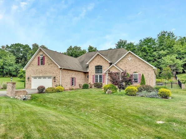 100 Alabama Ct, Daleville, VA 24083