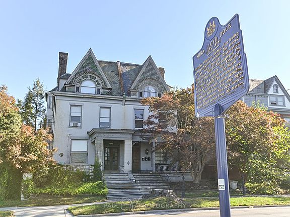 2nd image of 1427-29 N Front St #1M