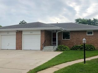 2021 Circle Dr, Grand Island, NE 68801