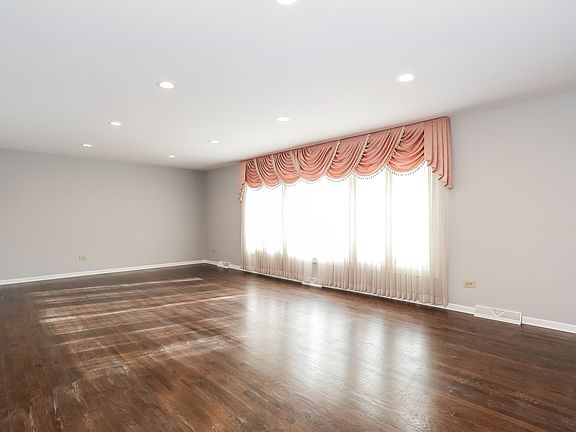 5th image of 1453 Indian Hill Dr