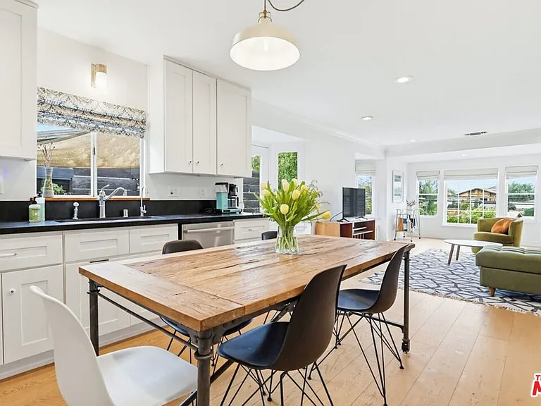1020 N Avenue 51 — Photo 11