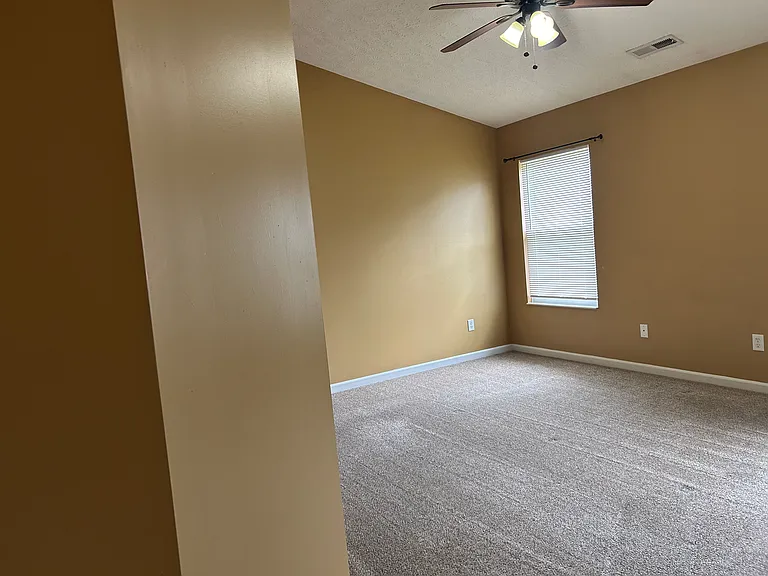 1040 Gleason Dr — Photo 11