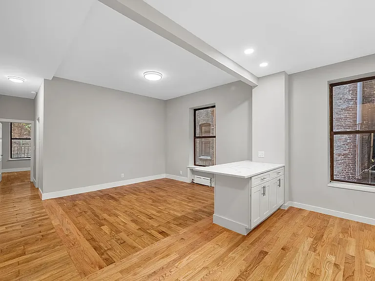 100 W 139th St #6 — Photo 3