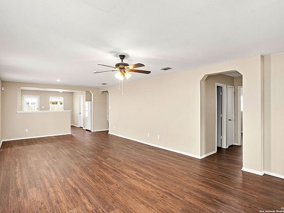 3rd image of 7915 OAK POINTE