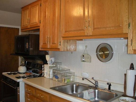 2nd image of 180 Park St