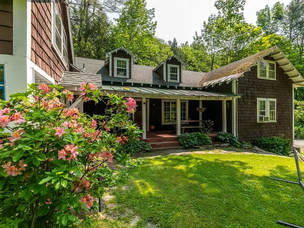 371 Vt Route 12, Hartland, VT 05048