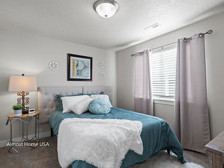 572 W Lewski Ln — Photo 22