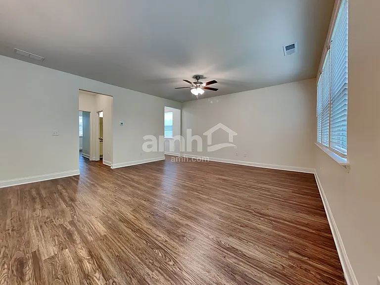 574 Slew Dr — Photo 7