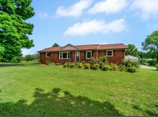 120 Walker Rd, Cottontown, TN 37048