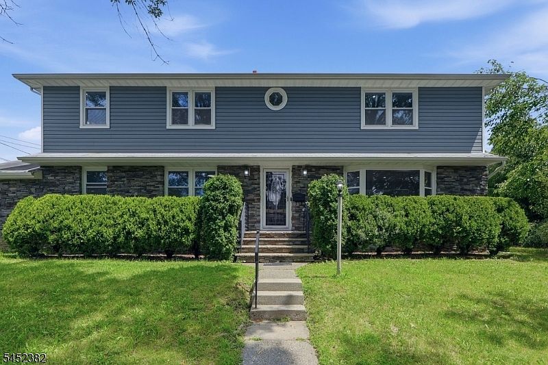 1st image of 88 6Th St