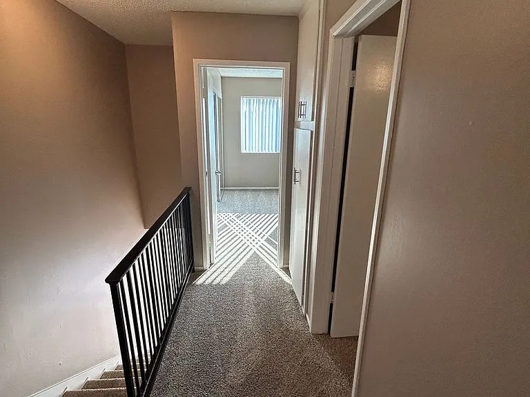 Mountain View Apartments — Photo 8