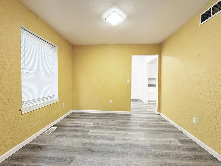 310 Whittemore St — Photo 4