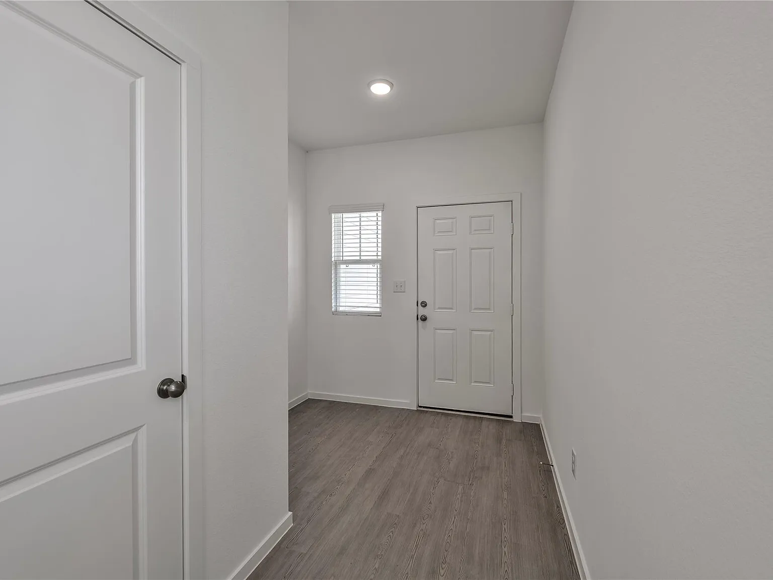 4 bed, 2.0 bath, 1777 sqft, $2,050 — Photo 3