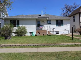 438 1st Ave W, Dickinson, ND 58601