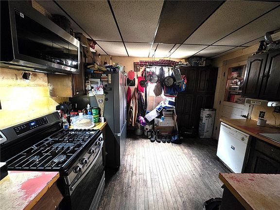 3rd image of 256 Park Ave