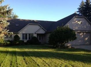 4055 Araby Ct, Highland, MI