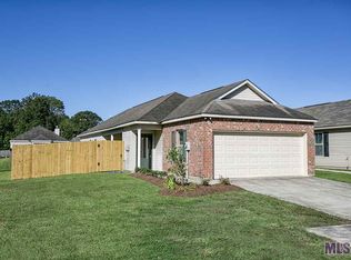 1066 Sedona Pines Dr, Baton Rouge, LA 70816