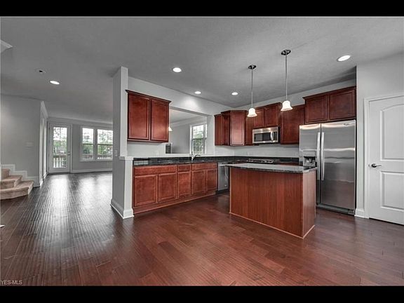 3rd image of 6600 Park Pointe Ct