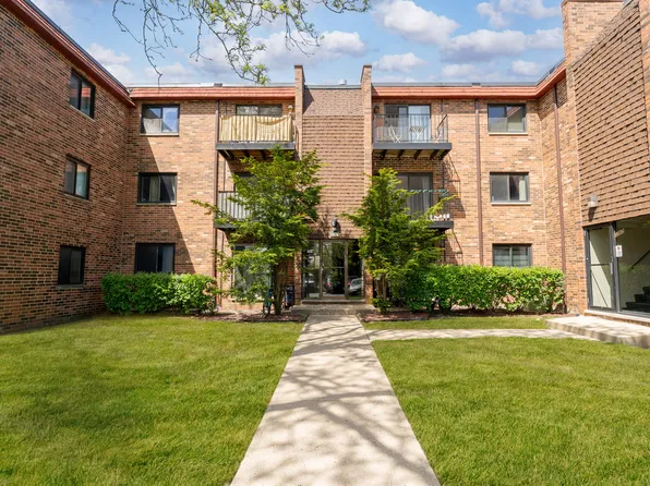 1787 W Algonquin Rd APT 1B, Mount Prospect, IL 60056