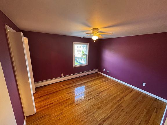 5th image of 46 Charlene Dr #2