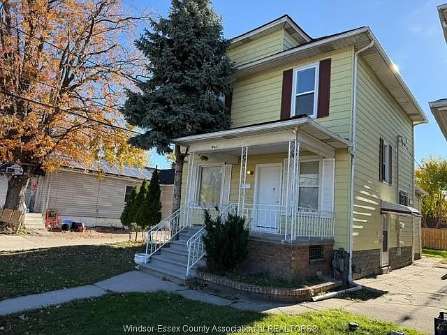 941 Cataraqui St — Photo 3