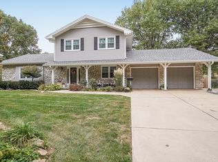 2835 S Barnes Ave, Springfield, MO 65804