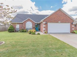 2107 SW Chinquapin Ave, Bentonville, AR 72712